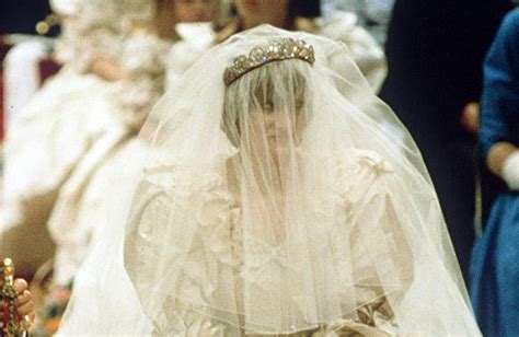 Wedding dress consignment januari 2019. Prinzessin Diana: Ihr Hochzeitskleid bald für jedermann?