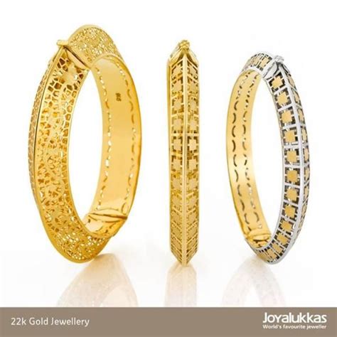 Joyalukkas take you into this extraordinary journey with our various ambiguous ranges of u and me couple rings. Joy Alukkas Jewellery - Wedding Rings & Jewelry - Abu ...