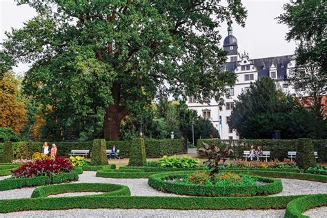 Bei uns urlauben sie mitten im naherholungsgebiet von wolfsburg, erreichen die vielen freizeitattraktionen und sehenswürdigkeiten dennoch zu fuß. Stadt Wolfsburg - Sehenswürdigkeiten A-Z
