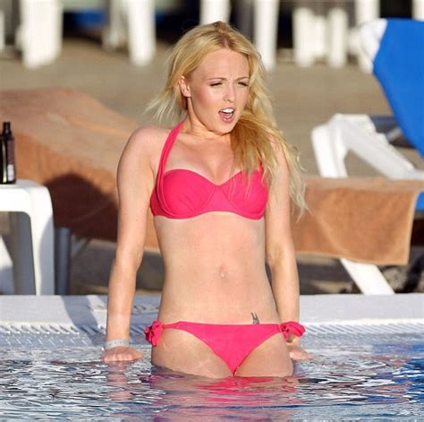 Catching Some Sun Before The Cold Sets In Jorgie Porter Shows Off Her