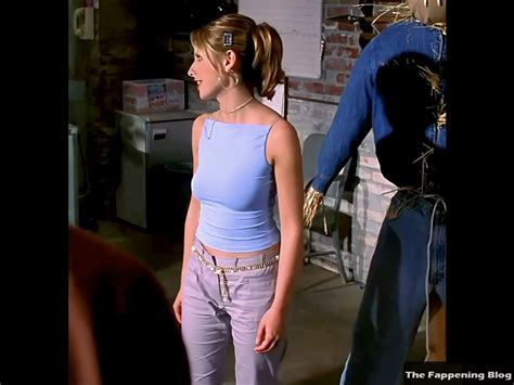 Sarah Michelle Gellar Sexy Buffy 19 Pics Enhanced Video Thefappening
