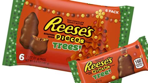 Roasted almonds, chocolate coated hazelnuts, coffee beans in small moments of pleasure, little treats. Crispy Holiday Chocolate Treats : Reese's Trees with Pieces
