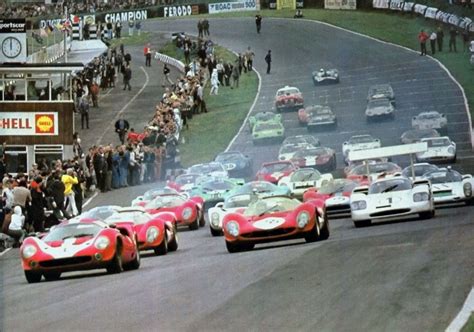 Forget kim kardashian's bottom or cats falling down holes, this is what the internet's really for. Phil Hill is at the wheel of the 2F for the start of the ...