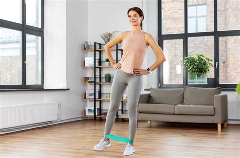 8 Exercices Pour De Belles Jambes à Faire Avec Un élastique Cellublue