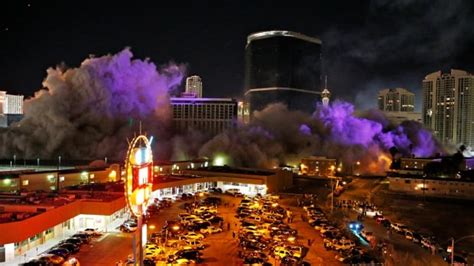 Riviera Infamous Las Vegas Mobster Hotel Demolished Amid Fireworks Cbc News