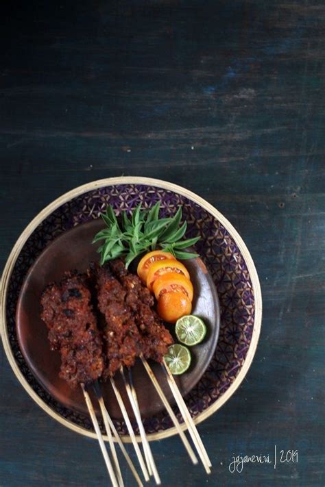 250 gr daging sapi (bagian has dalam yaa) 1 sdm minyak goreng 1/2 sdm air asam 3 sdt gula 1. Resep Sate Daging Sapi Bumbu Rujak - Rumah Belajar Siswa