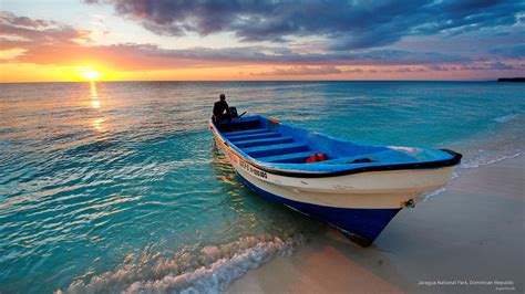 Small Boat Wallpapers Top Free Small Boat Backgrounds Wallpaperaccess