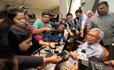 Sidang media pakatan harapan selangor di kediaman rasmi mb selangor. Kerajaan tahu lokasi Jho Low | Harian Metro