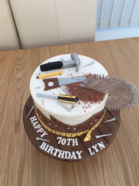Abgestufter kuchen für einen süßen geburtstag. , #geburtstagskuchenmann | Torte zum 60 geburtstag, Kuchen ...