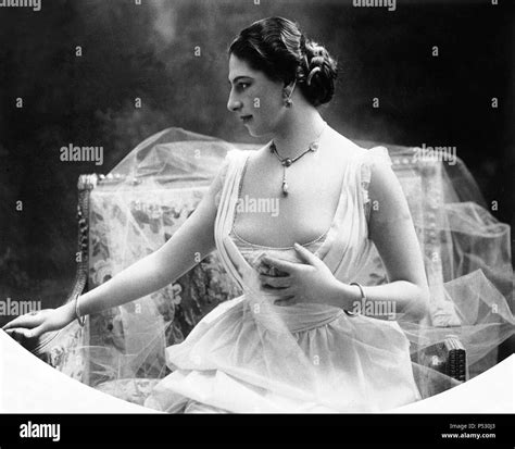 Dutch Exotic Dancer Mata Hari Stock Photo Alamy