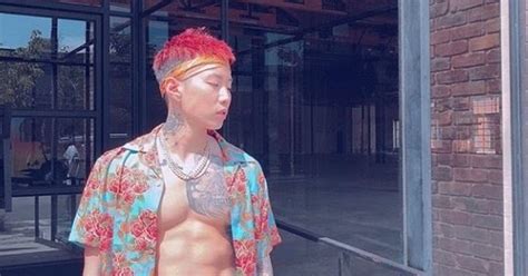 Jay park twerking 'mommae' killing dance(compilation). Jay Park unveils a peek at his abs on MV set ~ Netizen Buzz