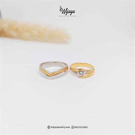 Cincin Nikah itu Posisinya di Kanan atau Kiri?