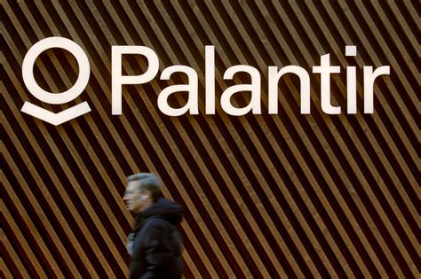 Silicon Valley data-analysis titan Palantir files to go public