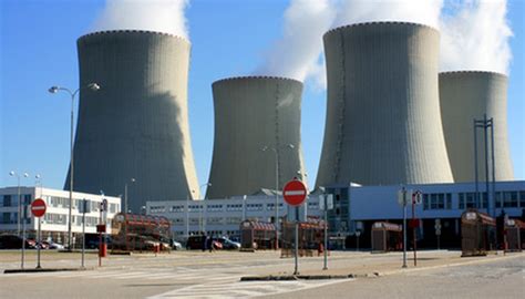 This causes electricity to be generated. Nuclear Energy Vs. Fossil Fuel | Sciencing