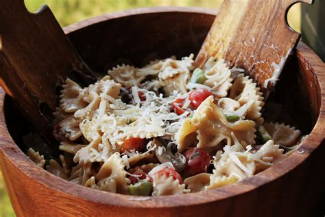 The cylinders bores were attached to the outer case at the 12, 3, 6 and 9 o'clock positions) for greater rigidity around the head gasket. Our Kooky Life: Paula Deen's Italian Pasta Salad