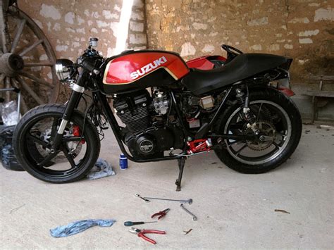 It's not often motorcycles remind me of people, but this suzuki gsx400 with its dark, rather cruel good looks, instantly looked familiar. suzuki bandit 400 parties cafe racer | heju - blog deco ...