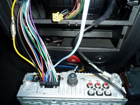 Branchez vos fils sur l'automatisme du portail. Comment brancher un autoradio