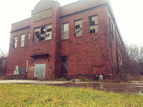 Abandoned Indiana Highschool left to decay : r/urbanexploration