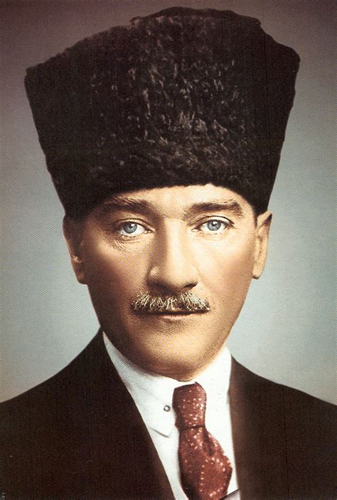 Mustafa kemal atatürk 1881'de selanik'te kocakasım mahallesi, islahhane caddesi'ndeki üç katlı pembe evde doğdu. Mustafa Kemal Atatürk - Biyografya