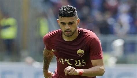 الدقيقة 65 بطاقة صفراء من نصيب مارسيلو لاعب ريال. تشيلسي يشعل الصراع على ضم مدافع روما