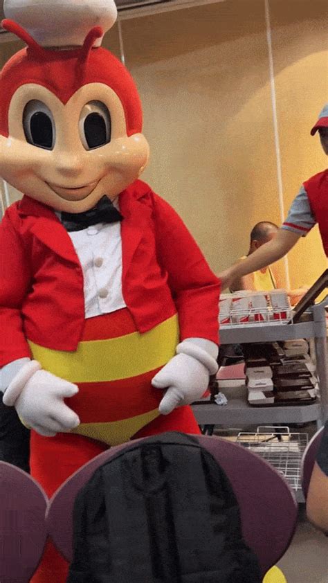 Jollibee Mascot Judges Customer With Mcdonalds Cup Looks Offended By