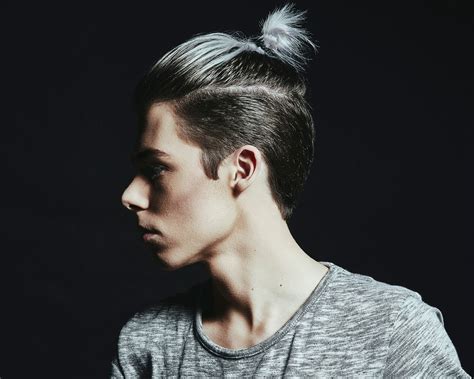 2 pony hairstyles for short hair. Everything you need to know about the undercut hairstyle