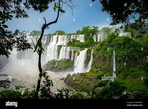 One Of The Biggest Waterfalls In The World Foz Do Iguaçu Iguazu Falls