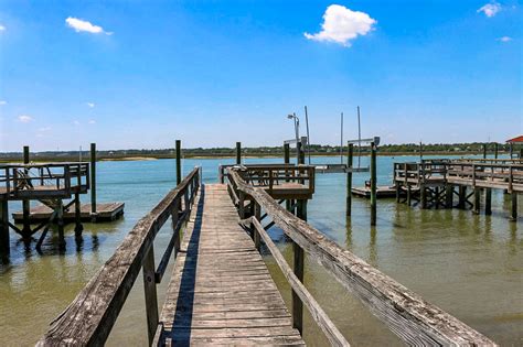 This neighborhood is dominated by the beach and shoreline, of course, but also. Murrells Inlet, South Carolina GardenCityRealty.com ...