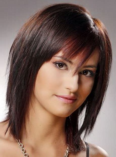 Spring hair colors latest trends for 2021. Medium shaggy layered hairstyles