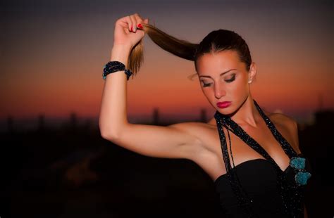 Wallpaper Women Brunette Singer Bracelets Arms Up Armpits