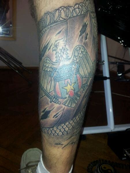 Afla cele mai recente informatii din fotbal, tenis. Caddy (B.U.G. Mafia) şi-a tatuat emblema echipei de fotbal ...