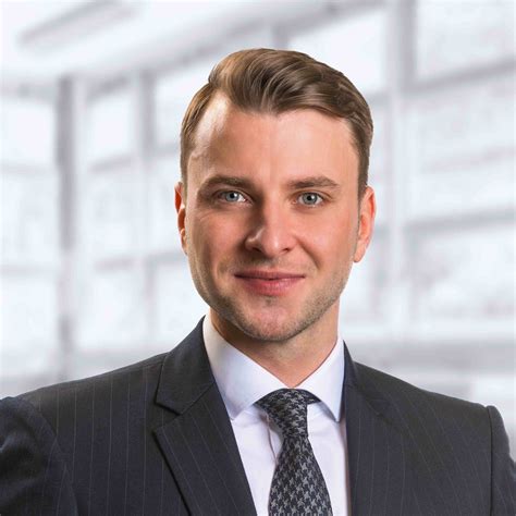 Der mann soll geschäfte an der bank vorbei, ohne deren wissen abgewickelt haben. Hendric Jose - Compliance Manager - Fürstlich Castell'sche ...