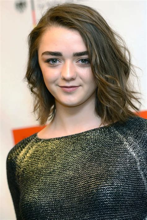 9 Jaw Dropping Hot Photos Of Maisie Williams The Day Made