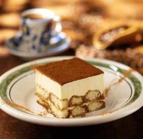 • dolcini (mini desserts) • black tie mousse cake • tiramisu • lemon cream cake. Olive Garden Tiramisu Dessert - BigOven 117494