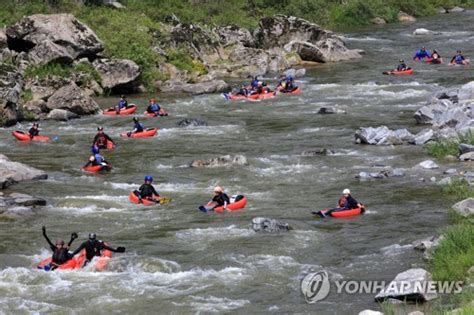한낮에도 서울 16도, 강릉과 대전 17도, 광주 19도, 대구 20도로 어제보다 4도 가량 낮겠습니다. 내일 날씨 무더위 계속…강릉·대구·포항 34도 | 한경닷컴