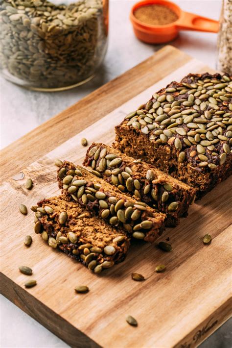 A must when summer comes to an end! Vegan Gluten-Free Pumpkin Bread in the Blender Recipe | VEEG