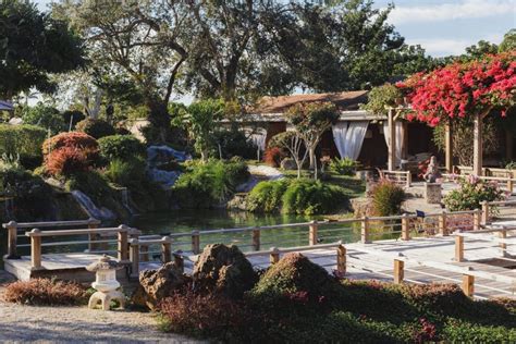 Conveniently located just 20 minutes from the southwest area of miami, cinco farm can become the best ranch wedding venue for you! 10 Amazing Outdoor Wedding Venues in Miami - Joy