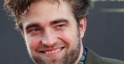Robert Pattinson Twilight Sex Scene Is Ridiculous