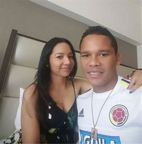 Gracias a dios por este. Shayira Santiago es la esposa y la inspiración de Carlos ...
