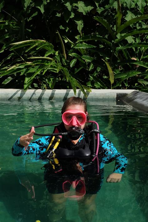 Can Scuba Divers Talk Underwater Divedeepscuba