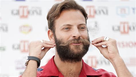 Nel panorama italiano attuale alessandro borghi è uno degli attori che. Alessandro Borghi si confessa sull'amore. E dà una lezione ...