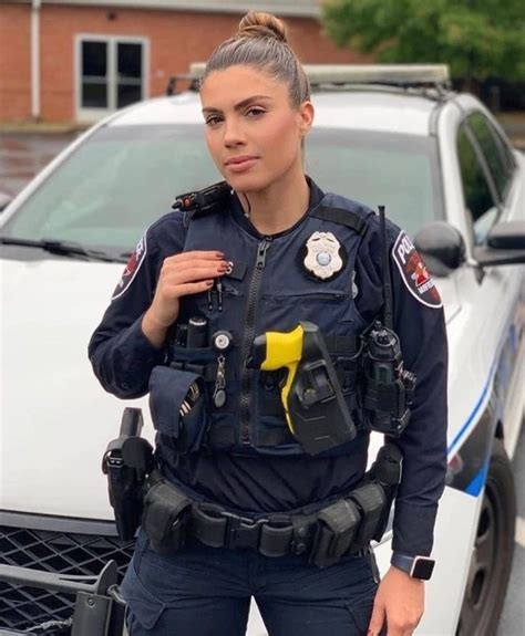 Pin By Victor Manuel Velazquez Palaci On Bellezasarmadas Police Women Female Cop Female