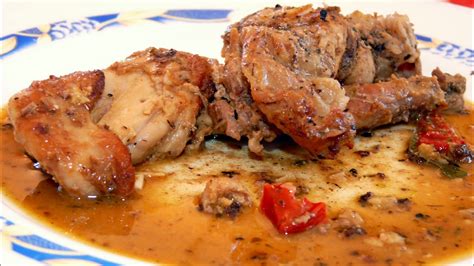 La carne de conejo (o de pollo) al ajillo constituye un auténtico manjar. Cocina fácil - Conejo en Salmorejo - YouTube