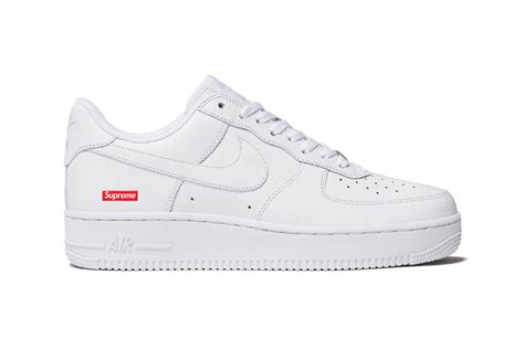 The Official Look Of The Supreme X Nike Air Force 1 Low Elitemen