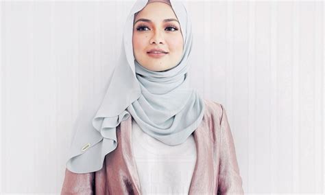 Actress, television personality and founder, naelofar location: In An Unexpected Turn Of Events, AirAsia Appoints Neelofa As Independent Director | Lipstiq.com