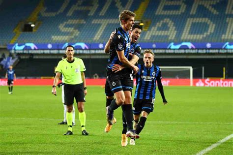 Charles de ketelaere (born 10 march 2001) is a belgian footballer who plays as a striker for belgian club club brugge kv. Charles De Ketelaere : Verheyen heeft enkel maar lof voor ...
