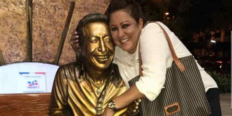 Martin elias diaz dos meses de su partida habla de su cd sin limites. El beso que Patricia Acosta le robo a la estatua de 'El ...