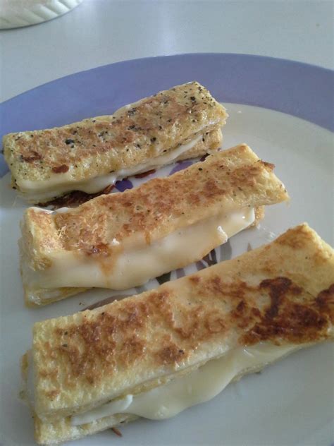 Klau nk mkn sorang2 baik beli je la. Resepi: Roti Telur Cheese leleh - #CeritaMak