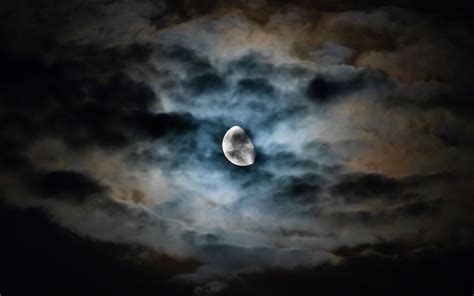 Moon night sky wallpaper download. Download wallpaper 3840x2400 moon, clouds, night, sky ...