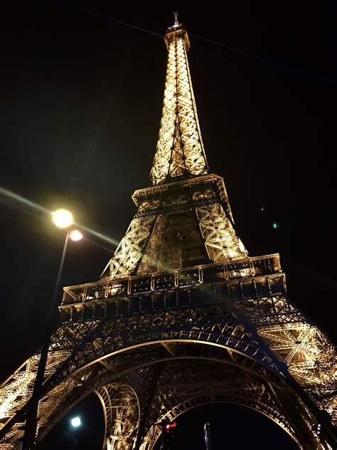 Eiffel Tower Paris France May 2017 La Vie Parisienne